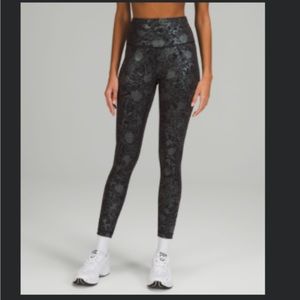 LULULEMON Wunder Train High-Rise Tight 25"
Foil
